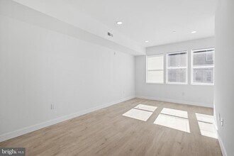 Building Photo - 2326 N 16th St