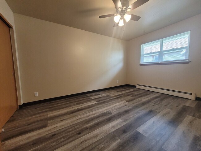 Foto del edificio - 210 N Summit St