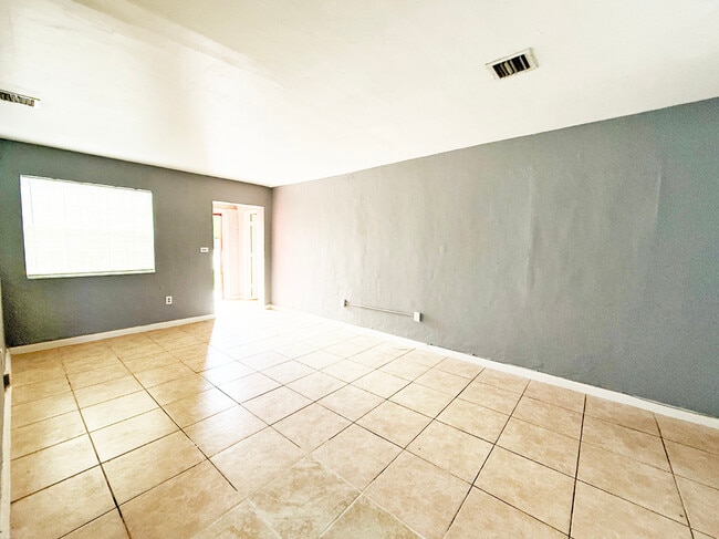 Building Photo - 13325 NW 17th Ave