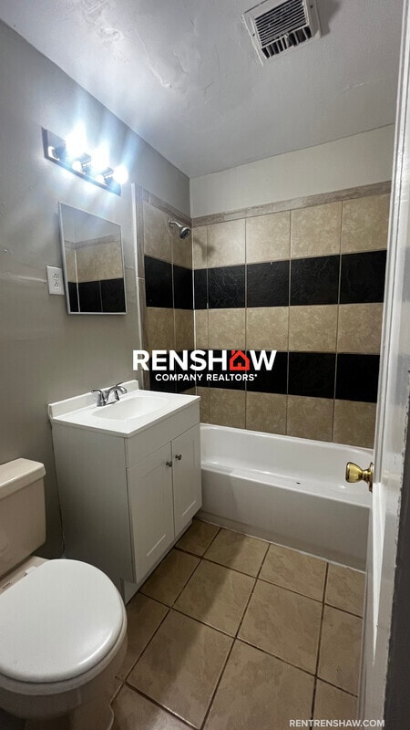 Building Photo - 1606 Ozan St