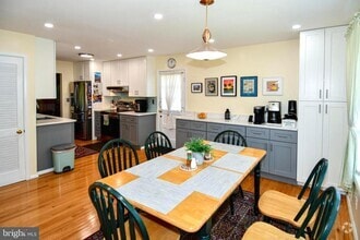 Building Photo - 3602 Sandy Ct
