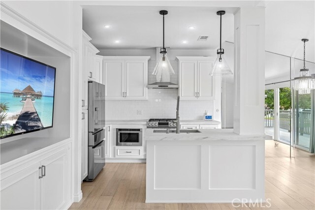 Building Photo - 2010 Barranca