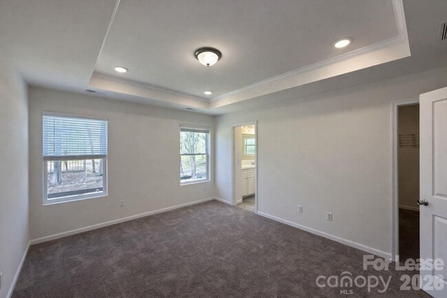 Building Photo - 2867 Aubrey St