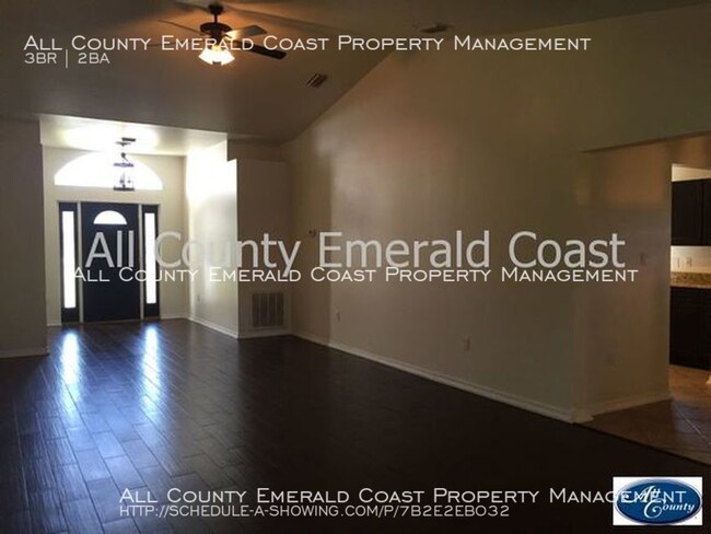 Building Photo - Close to Silver Sands!