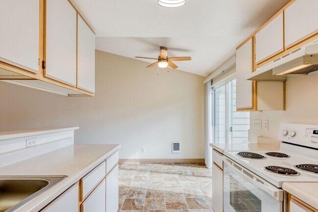 Foto del edificio - Willamette Falls Court Apartments