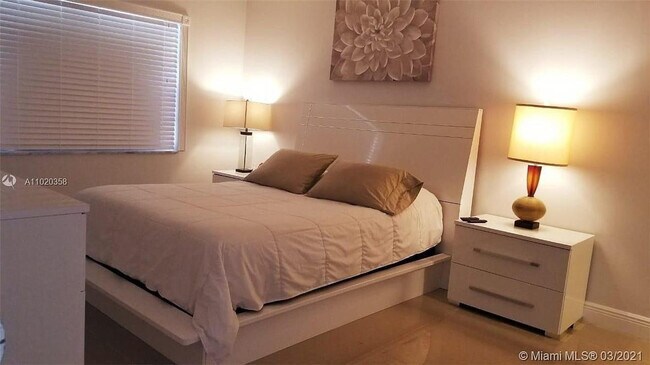 Building Photo - 1560 McKinley St