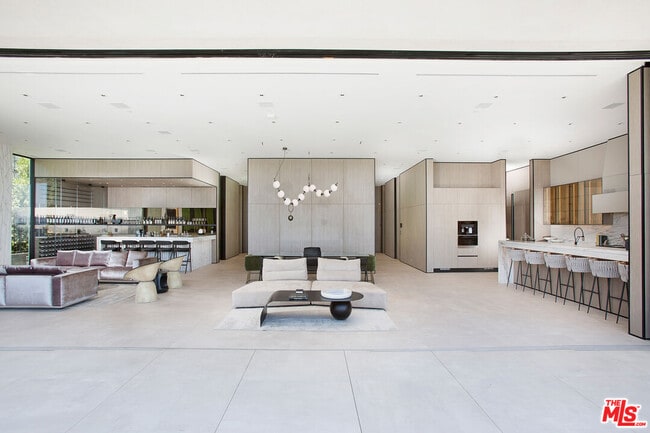 Building Photo - 9607 Highridge Dr