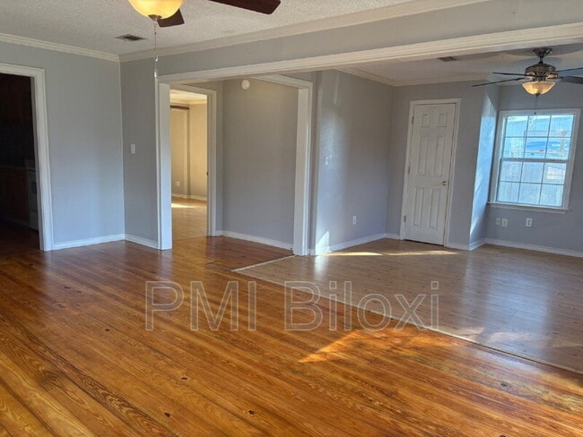 Foto del edificio - 1916 Hudson St