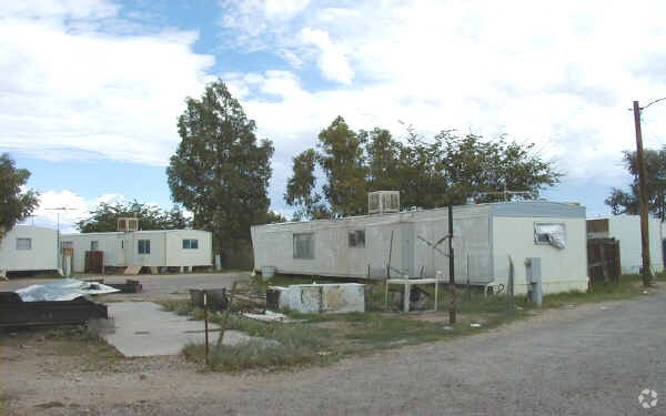 Building Photo - 3139-3159 E Milton Rd