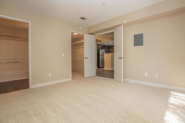 Building Photo - River Ridge Apartment Homes