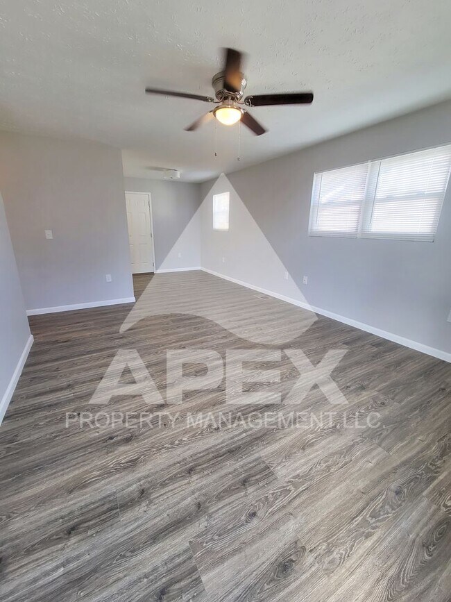 Foto del edificio - Renovated - 2 Bd 1 Ba Single Family home in North Knox close to downtown!