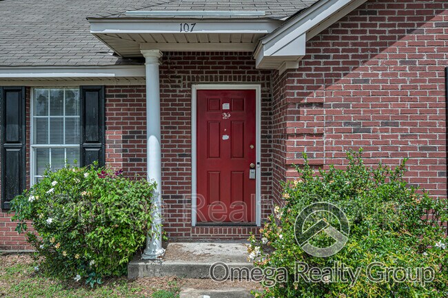 Building Photo - 107 Willow Oak Dr