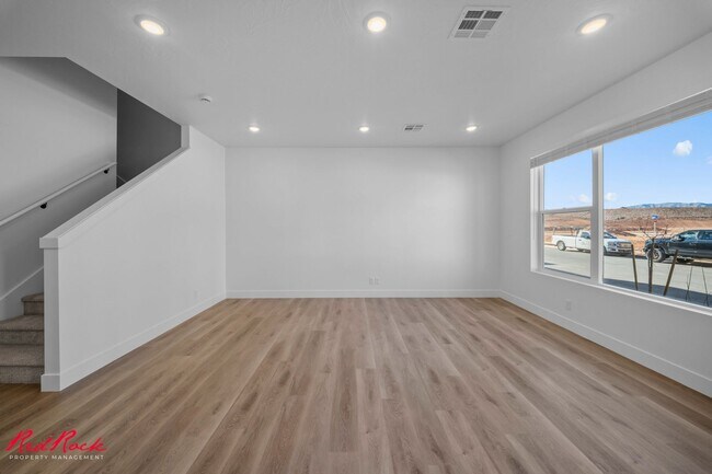 Foto del edificio - 3 Bedroom Townhome in Desert Color