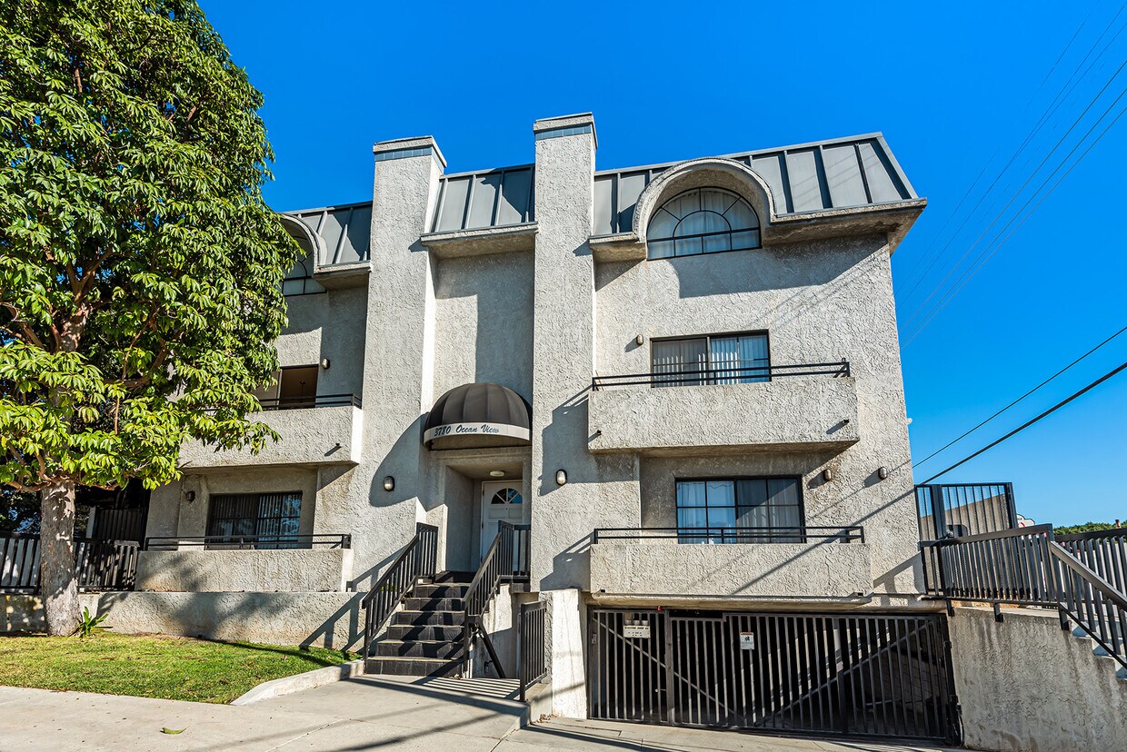 Foto principal - 3780 Ocean View Ave