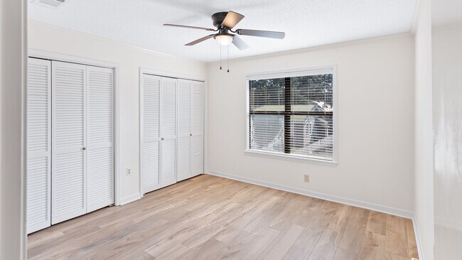 Building Photo - Charming 2-Bedroom Townhome in Desirable P...