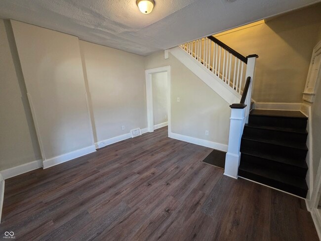 Foto del edificio - 316 N Denny St