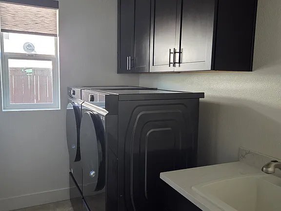 Foto del edificio - 4481 Hummingbird Cir