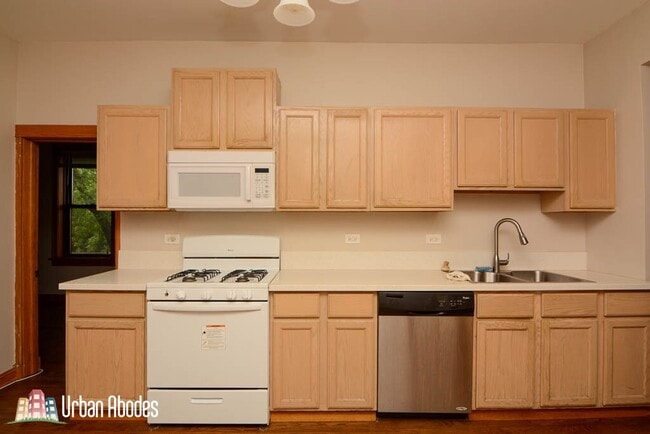 Foto del edificio - 953 N Hoyne Ave