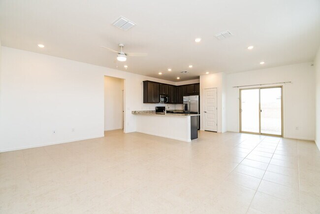 Foto del edificio - 10410 W Beaman Ln