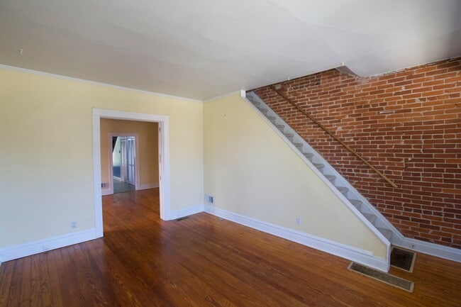 Building Photo - 1110 Tamm Ave