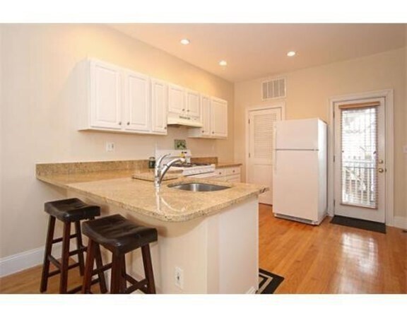 Foto del edificio - 3 Brewster St