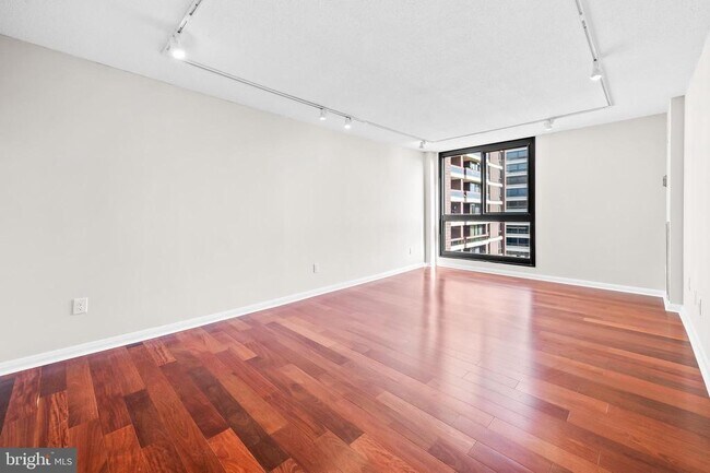 Foto del edificio - 4100 N Charles St