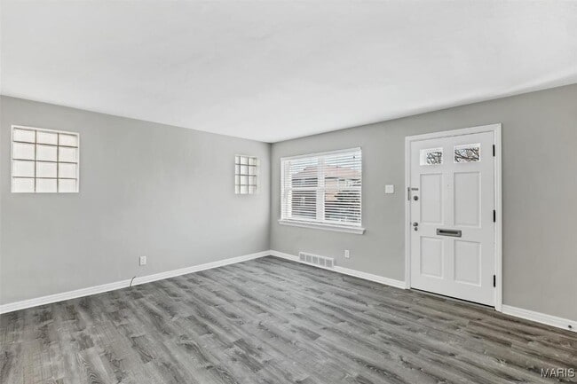 Building Photo - 3443 Lawn Ave