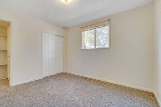 Building Photo - 2108 Applewood Rd