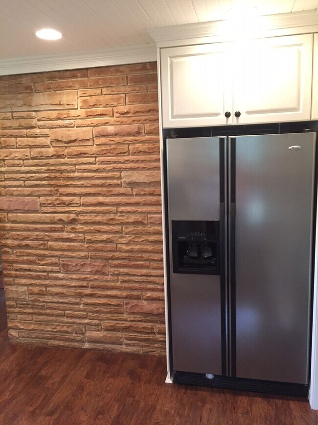 Foto del edificio - 1218 W White Oak Dr