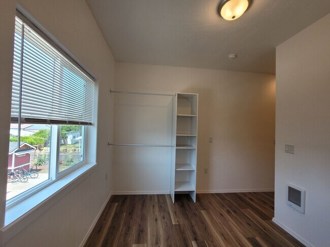 Foto del edificio - Charming 1 Bedroom 1 Bath W/Garage Parking