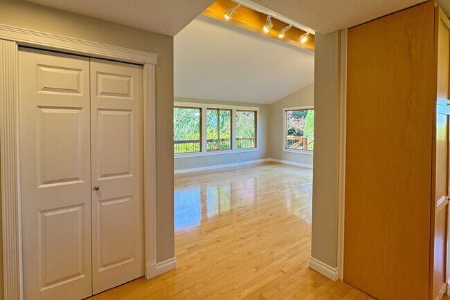 Foto del edificio - 10521 NE 48th Pl