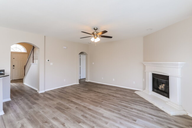 Foto del edificio - 6300 Redeagle Creek Dr