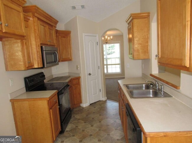 Building Photo - 1090 Gage Dr