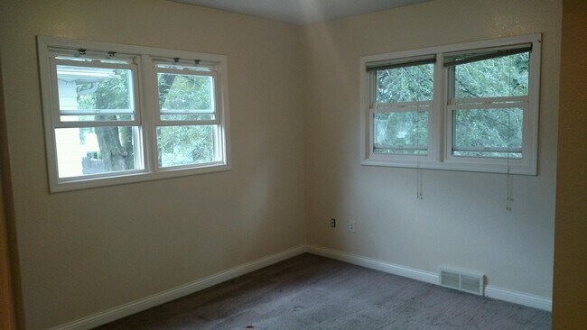 Primary Bedroom - 508 6th St