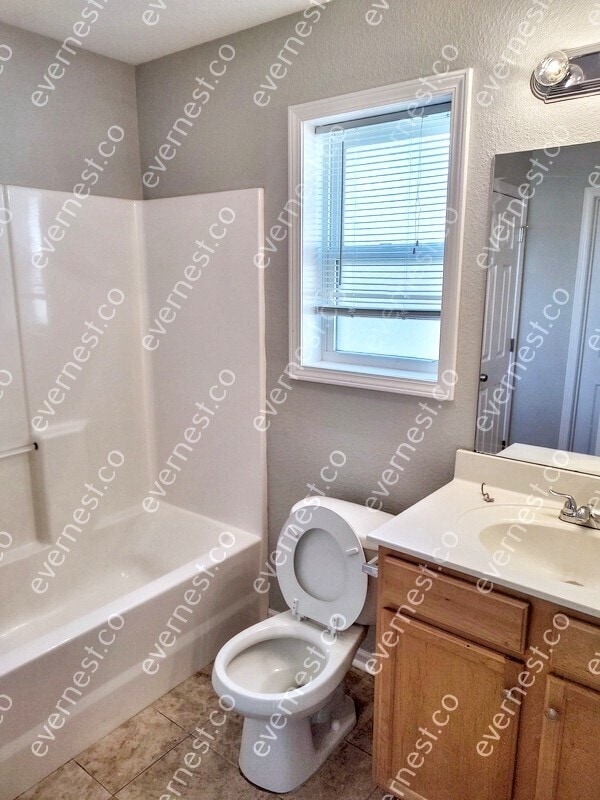 Foto del edificio - 4900 E 39th St