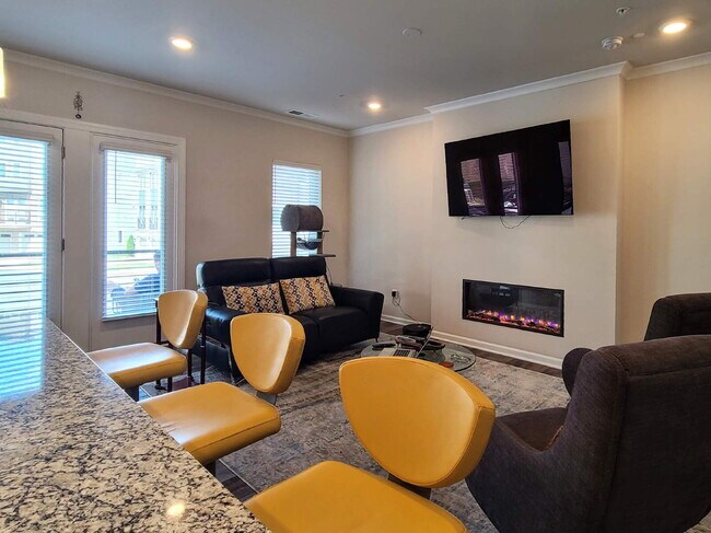 Building Photo - Luxury 4-Level Condo TH in Rippon Landing