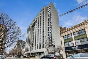 Foto principal - 1221 N Dearborn Pkwy