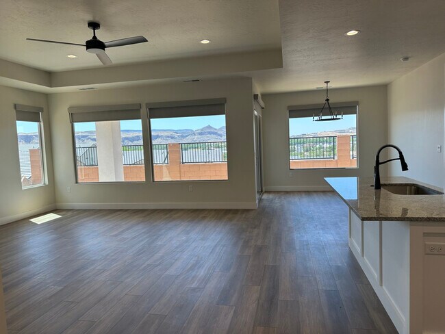 Building Photo - 1569 W 470 N