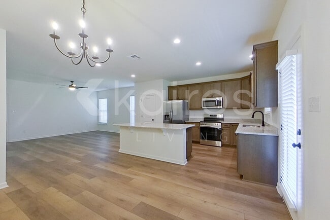 Foto del edificio - 113 Hendrix Rd