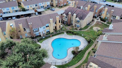 Building Photo - 3600 Jeanetta St