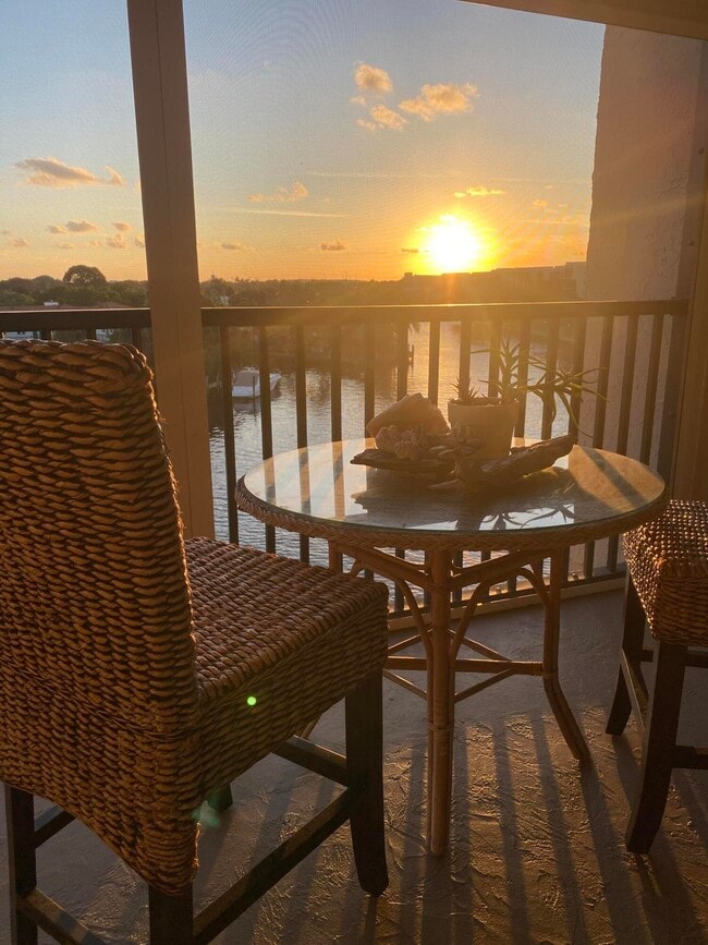 Building Photo - 22 Royal Palm Way