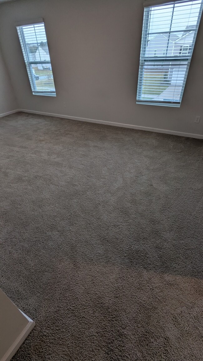 Building Photo - 120 Ellie Wy