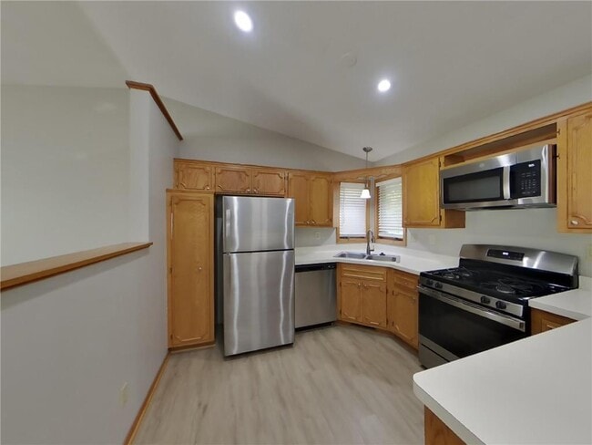 Foto del edificio - 5273 Lannon Ave NE