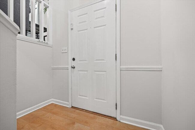 Photo - 6530 Thamesmead Ln House