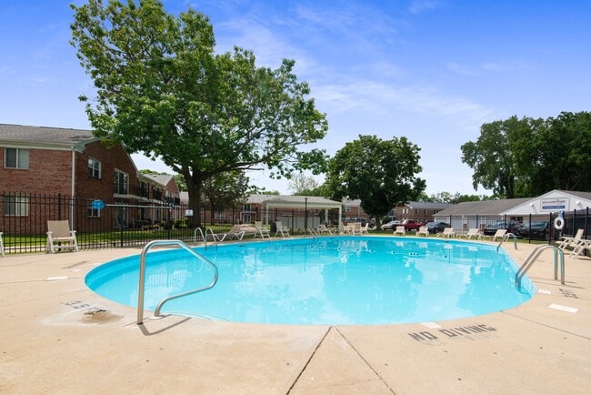 Sparkling Swimming Pool - Riverside North Apartments