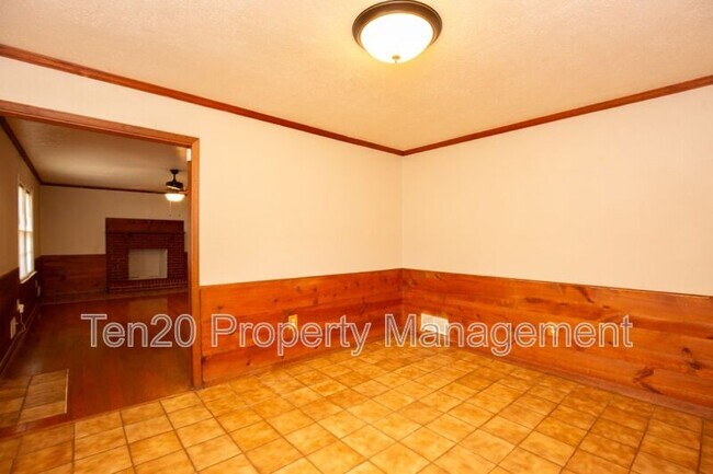 Building Photo - 7974 Shinn Dr