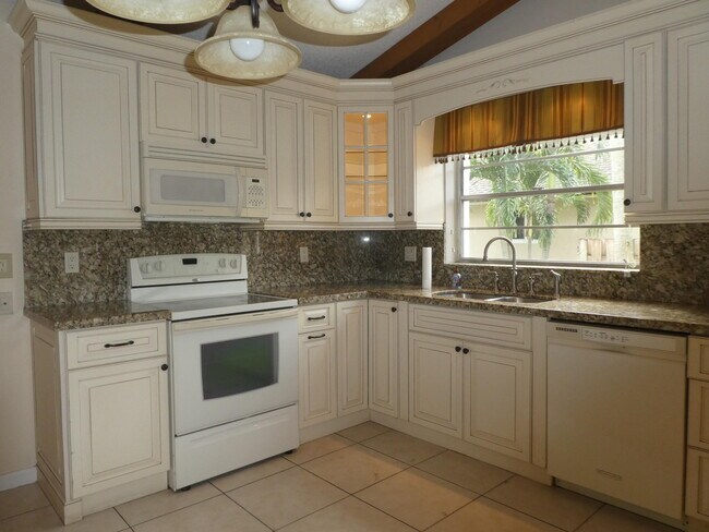 Foto del edificio - 7801 NW 3rd Ct