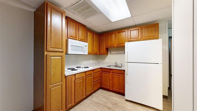 Building Photo - 5585 Straub Rd