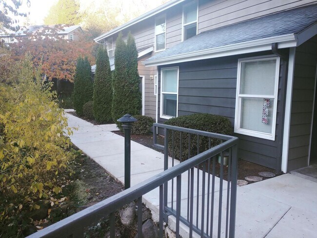 Foto del edificio - Ripplingbrook Terrace