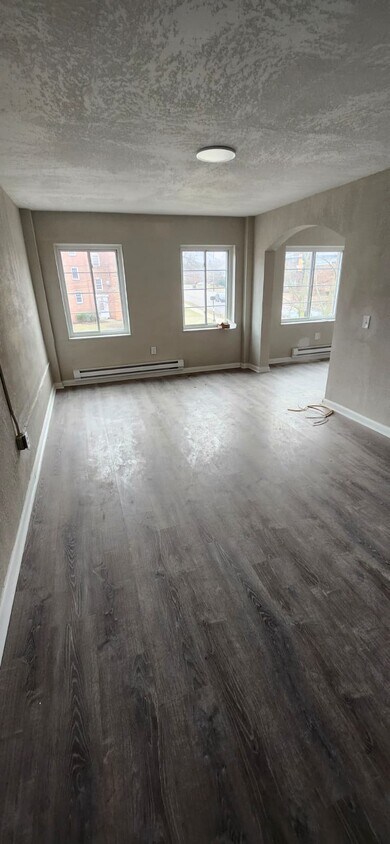 Photo - 2461 Noble Rd (Cleveland Heights, OH)